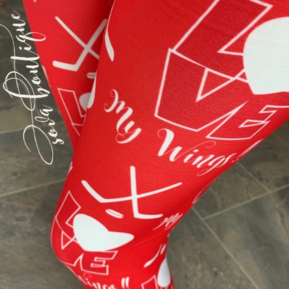 NWT Plus Red and White Red Wongs Hockey Leggings Women’s Cury Plus Sizes 14-20 - Picture 1 of 3